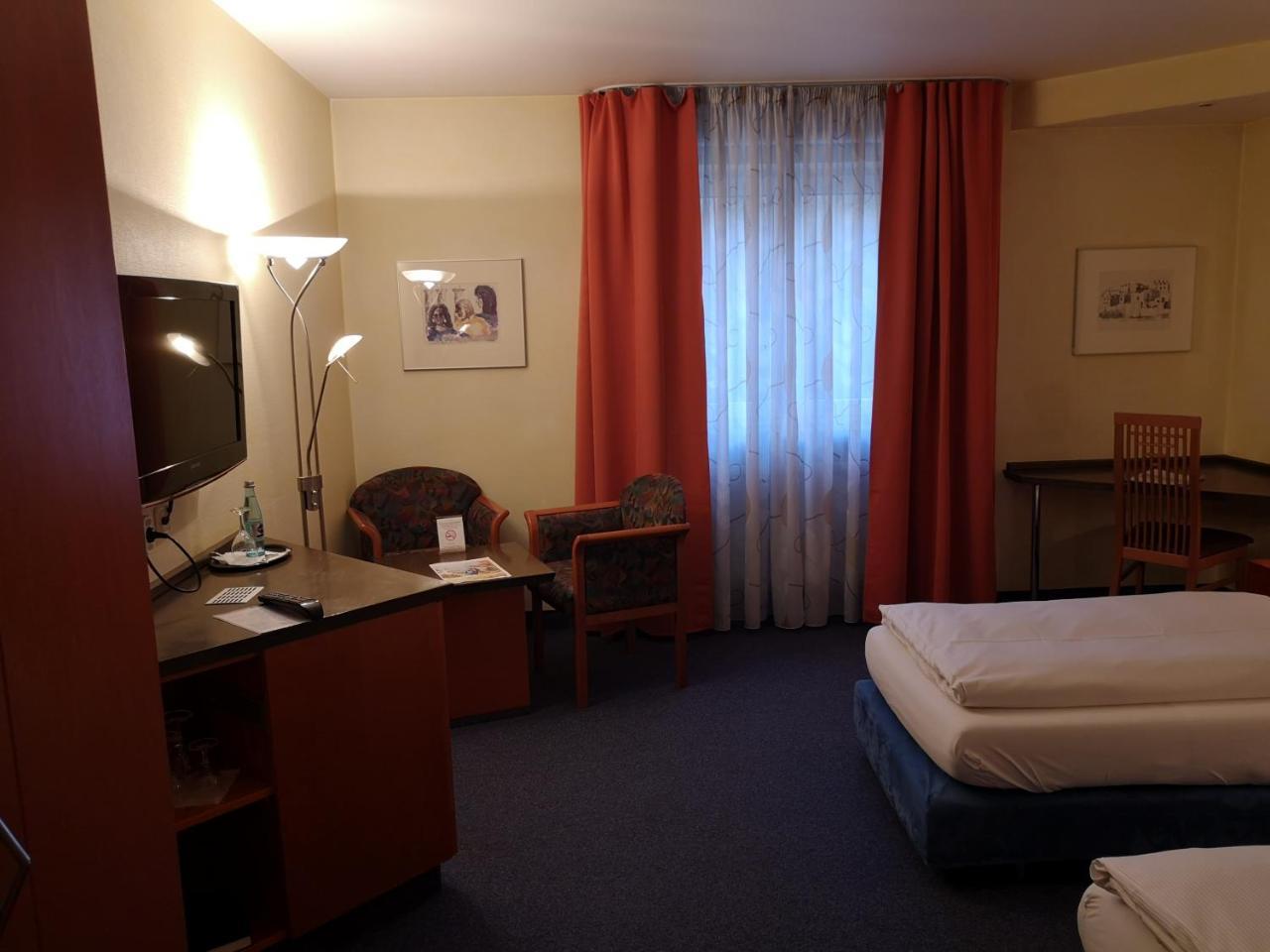 Main Hotel Eckert 3-Sterne Superior Margetshöchheim Eksteriør billede